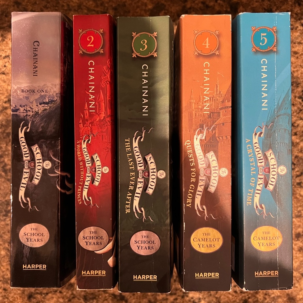 The School for Good and Evil Collector's Edition; set of all 5 books